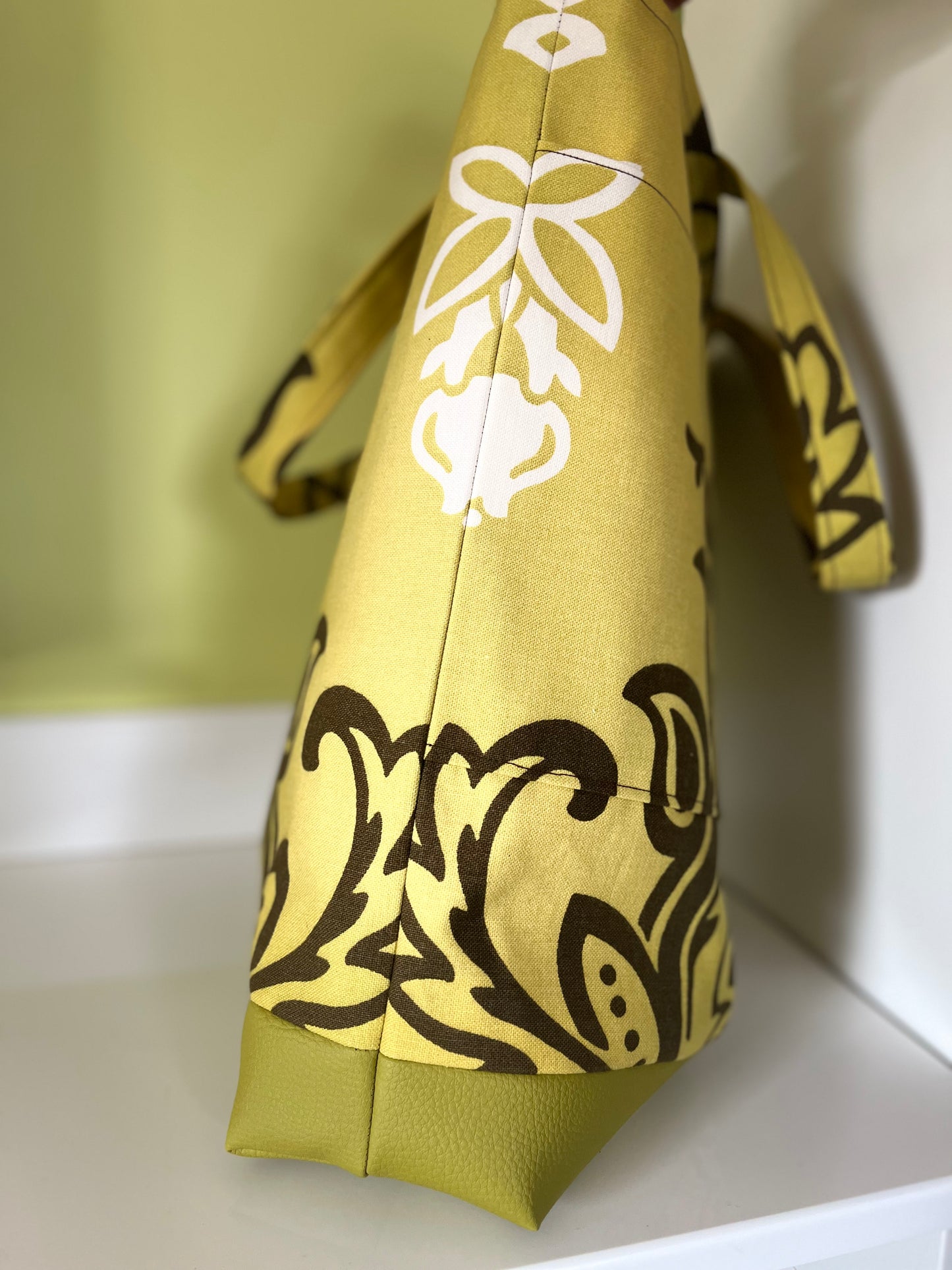 Luxurious Oversized Vinyl Base Tote