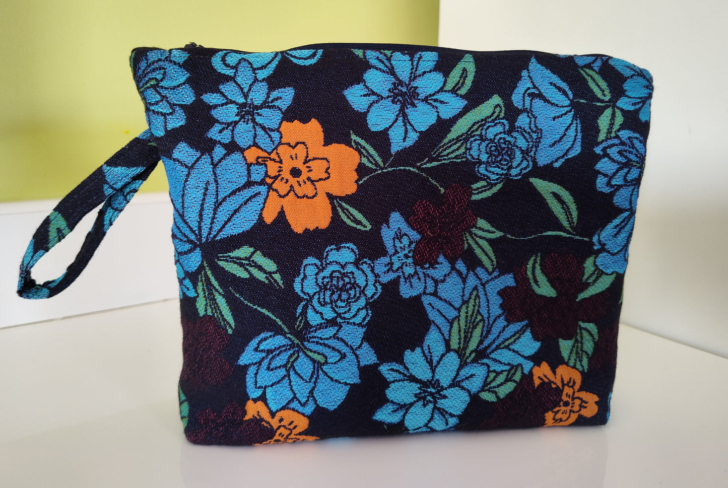 Stunning Blue Flower Handled Zippered Pouch