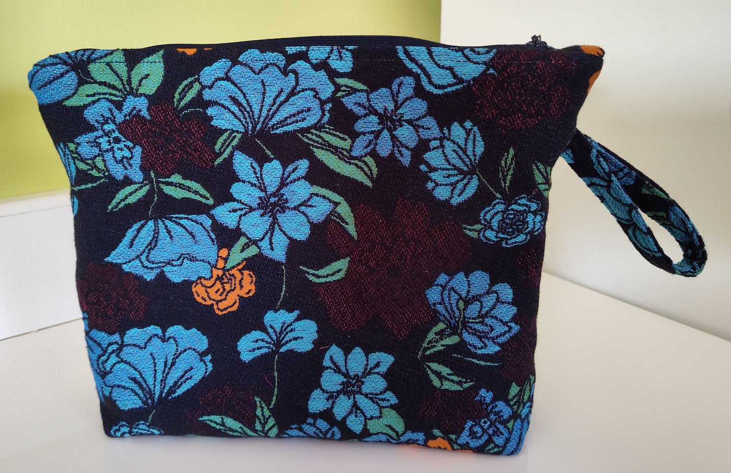 Stunning Blue Flower Handled Zippered Pouch