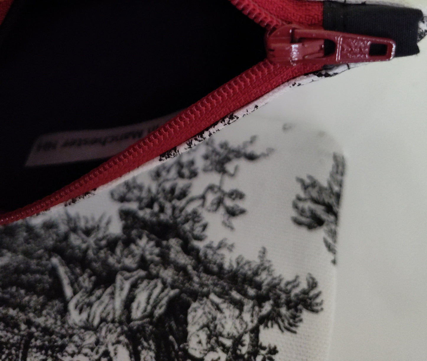 Small Tabbed Zippered Pouch - Toile